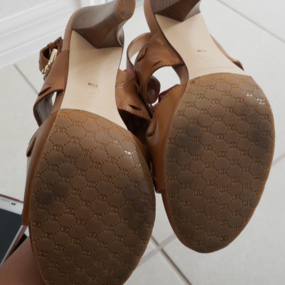 Sandals - Picture 5 of 5
